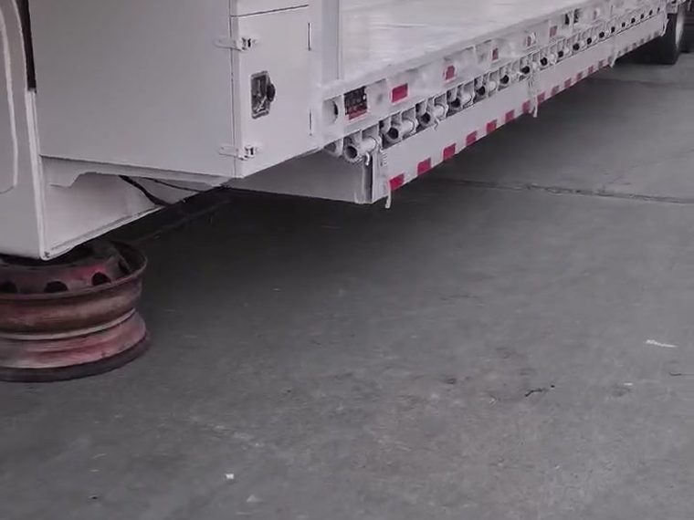 Landing gear and front section